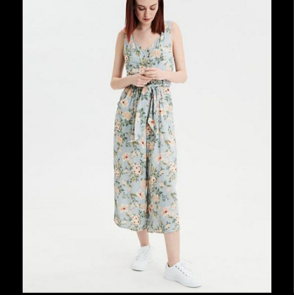 American Eagle| Floral Jumpsuit